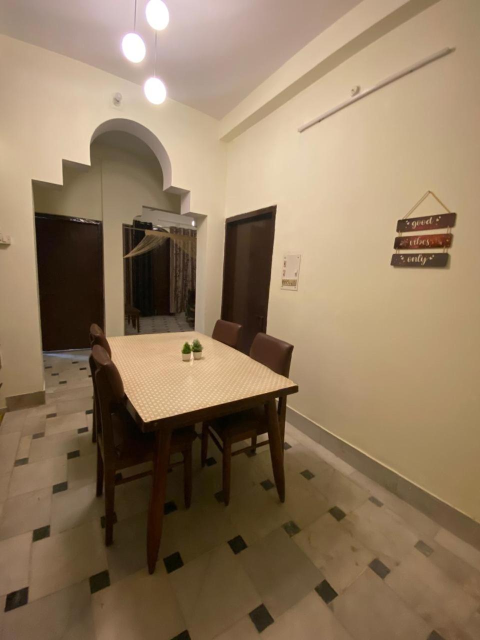 Apartamento The Parijaat House Varanasi Exterior foto